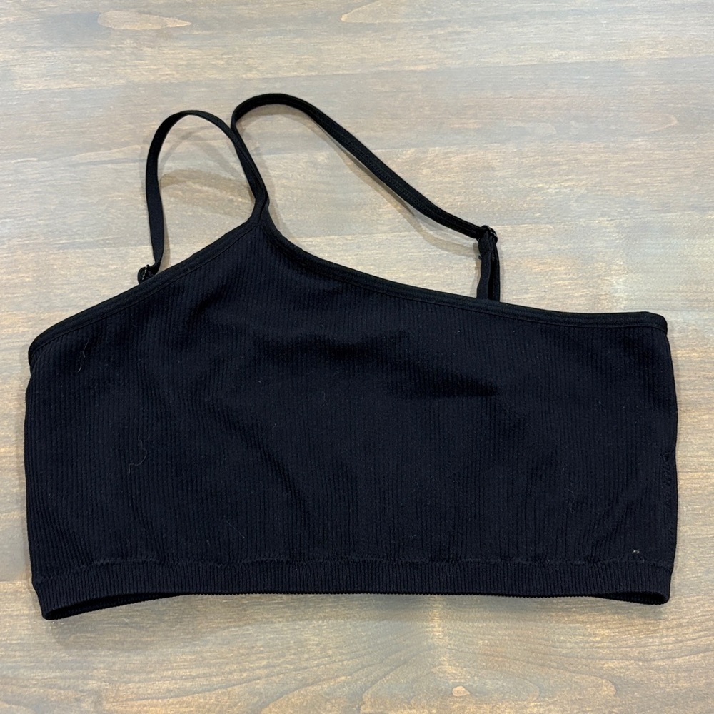 Black One-Shoulder Sports Bra